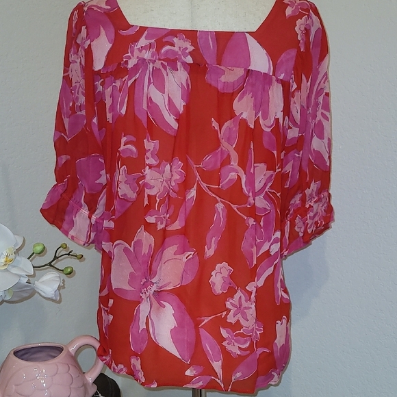 Karen Kane Red and Pink Relaxed Pleated Blouse - Picture 3 of 4